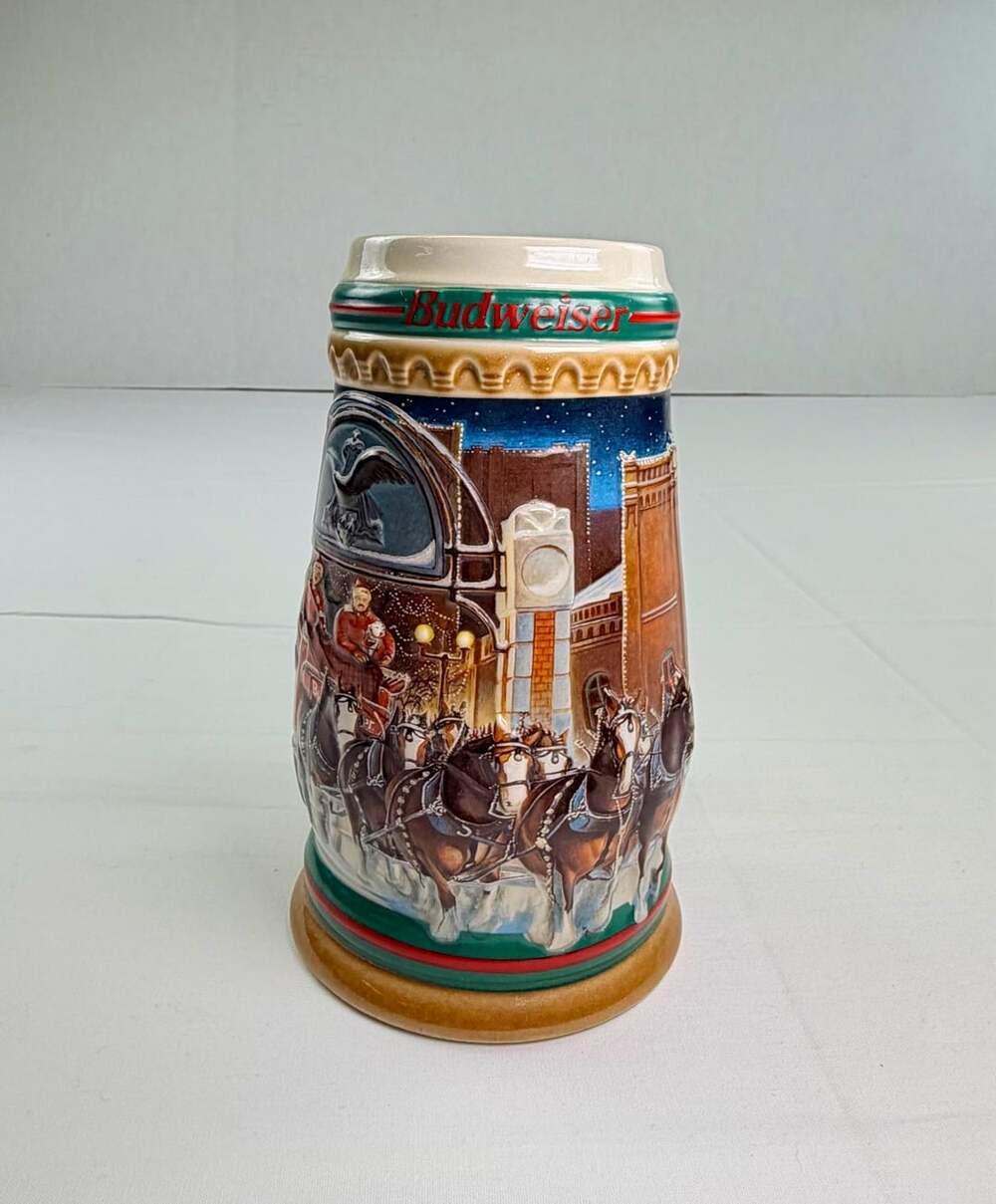 Budweiser Home For The Holidays 1997 Holiday Beer Stein CS313